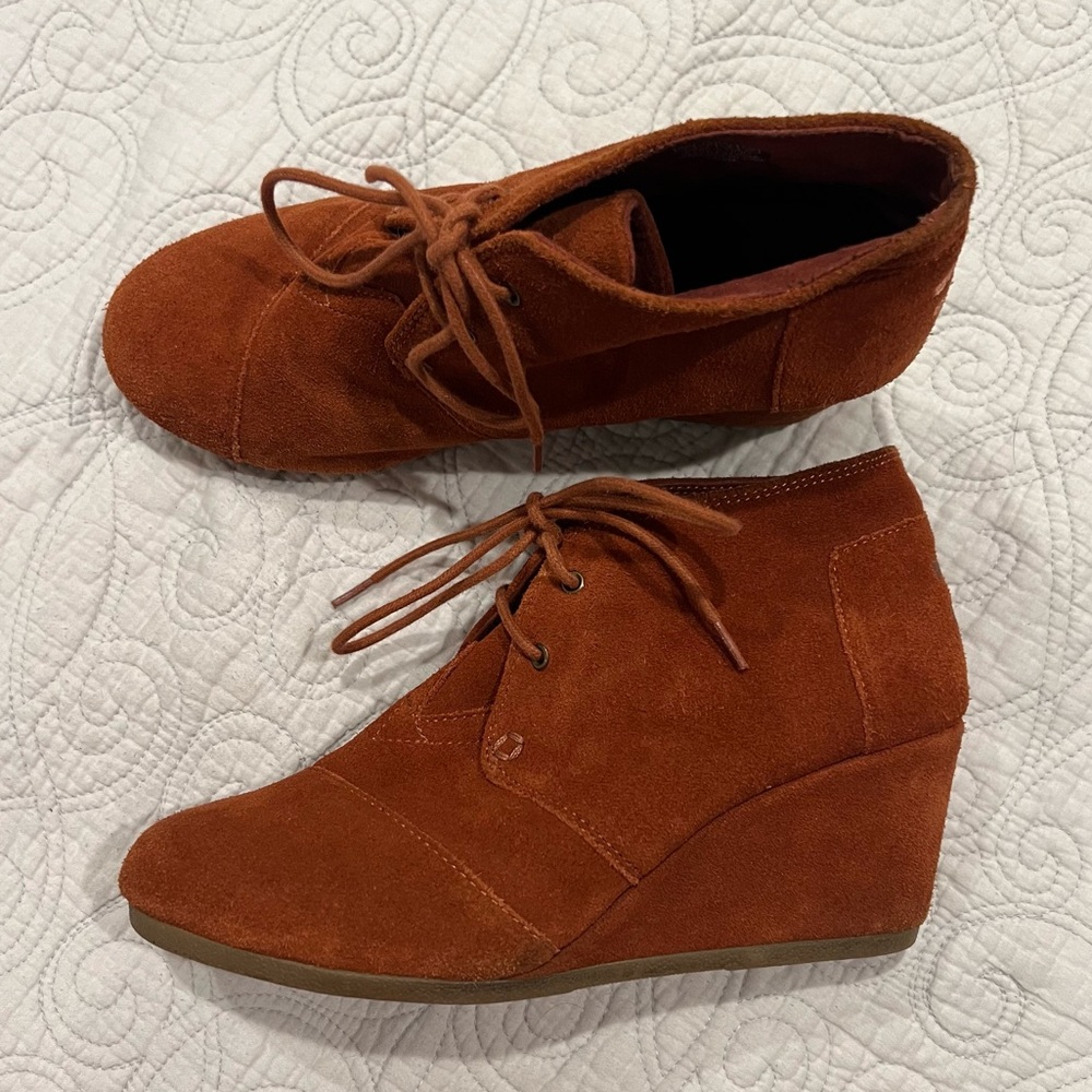 TOMS Collette Wedge Suede Bootie in Brown